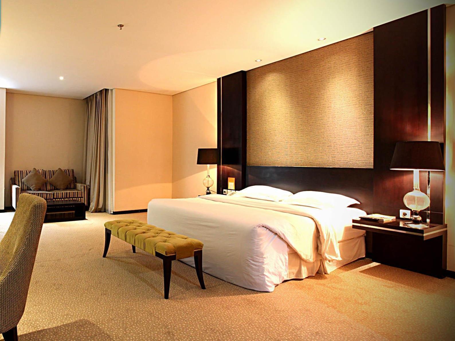 Grand Delta Hotel Medan Exterior photo